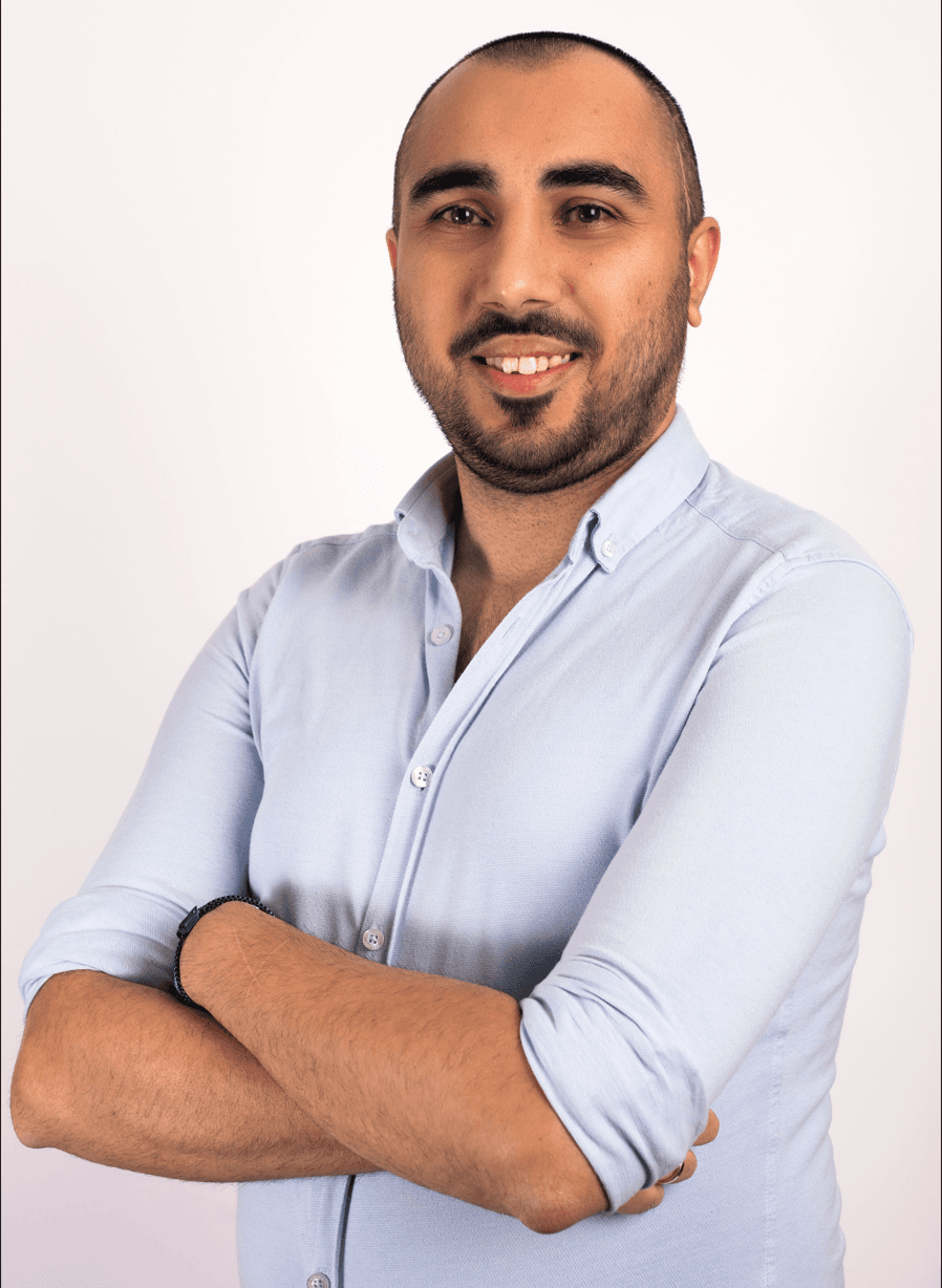 Hüseyin Atalay, yazılım geliştirme uzmanı portre fotoğrafı